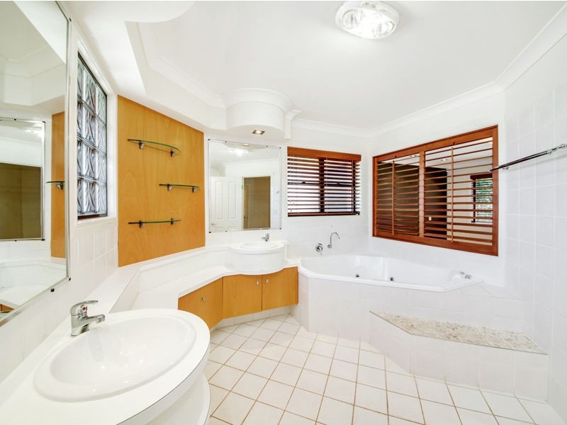 9 Bertson Crescent, Wellington Point QLD 4160