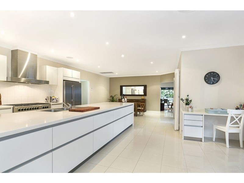 26 Alkoomie Street, Wynnum QLD 4178