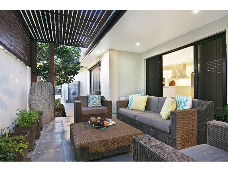 26 Alkoomie Street, Wynnum QLD 4178