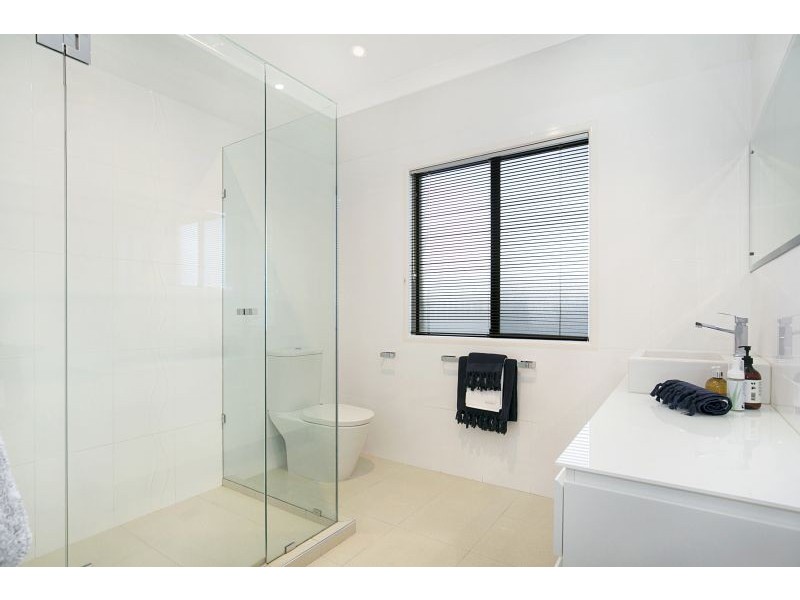 26 Alkoomie Street, Wynnum QLD 4178
