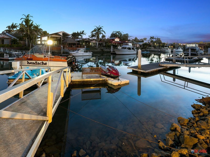 67 Dorsal Drive, Birkdale QLD 4159