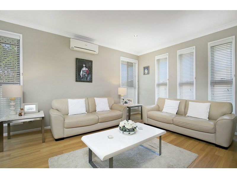 7 Magnetic Place, Redland Bay QLD 4165