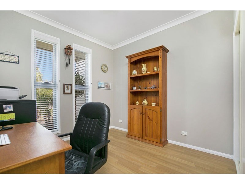 7 Magnetic Place, Redland Bay QLD 4165