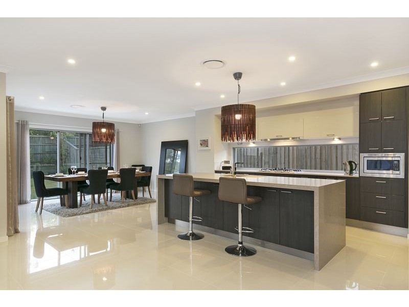 16 Lydia Place, Gumdale QLD 4154