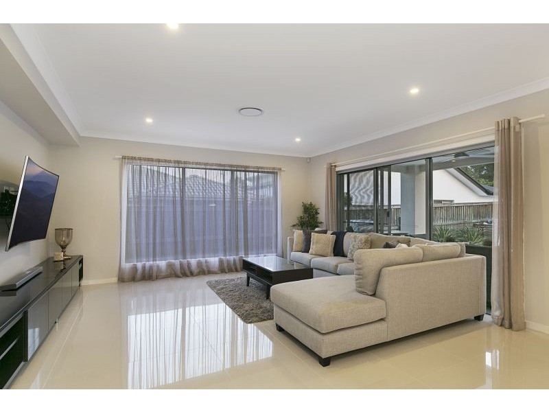 16 Lydia Place, Gumdale QLD 4154