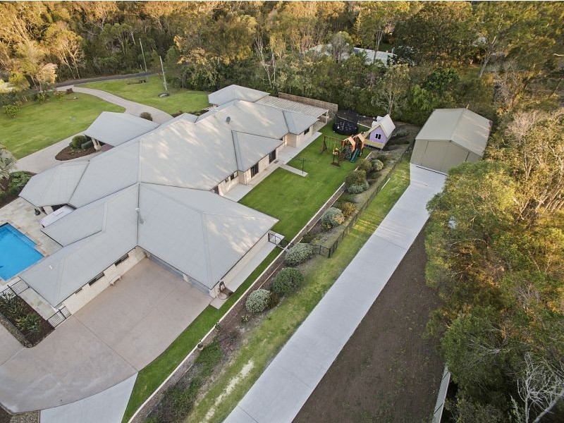 1 Honeysuckle Court, Cornubia QLD 4130