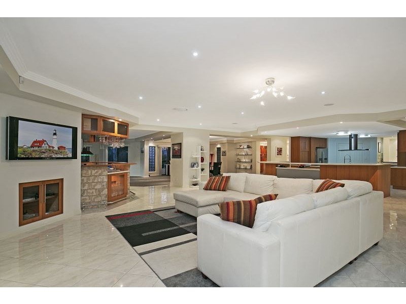 1 Honeysuckle Court, Cornubia QLD 4130