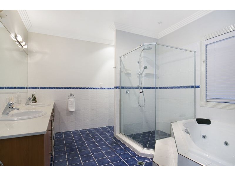 1 Honeysuckle Court, Cornubia QLD 4130