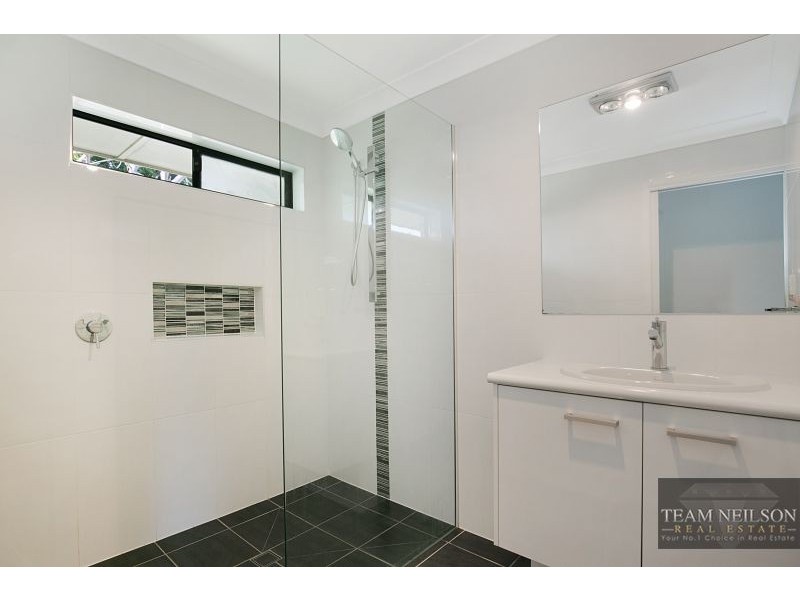 16 Gwingarra Street, Wellington Point QLD 4160