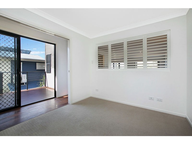13 Broadwater Terrace, Redland Bay QLD 4165