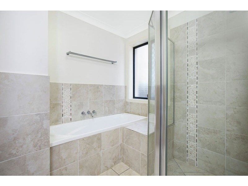 13 Broadwater Terrace, Redland Bay QLD 4165