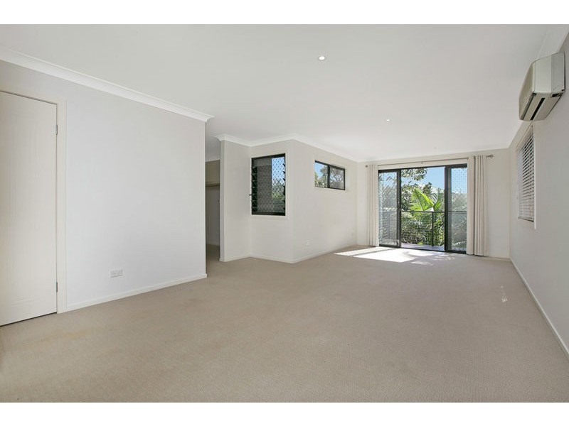 13 Broadwater Terrace, Redland Bay QLD 4165