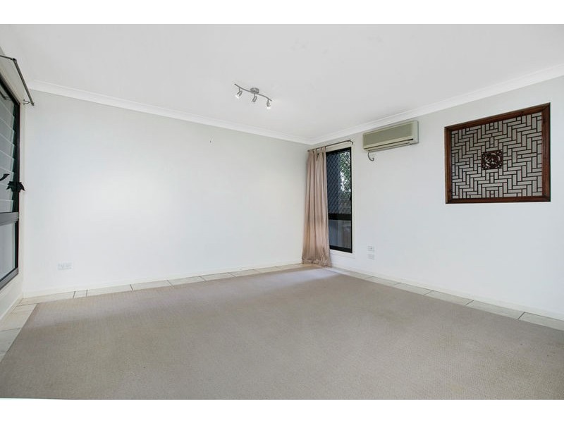 13 Broadwater Terrace, Redland Bay QLD 4165