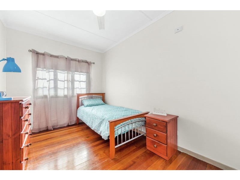 323 Preston Road, Wynnum West QLD 4178