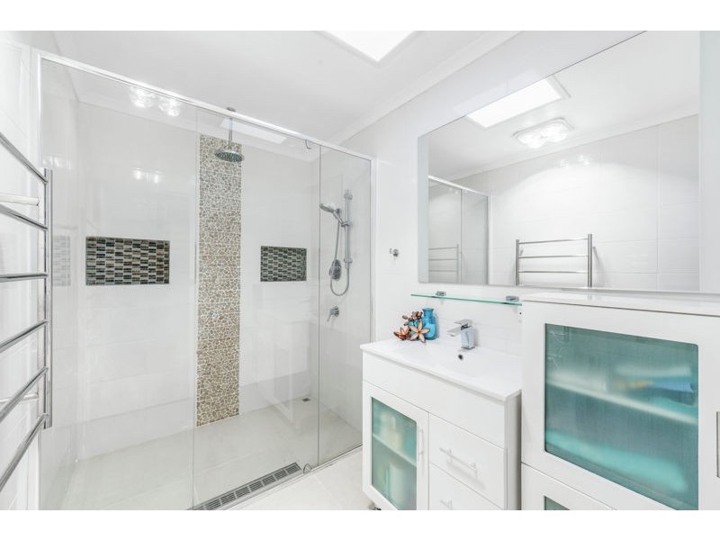 323 Preston Road, Wynnum West QLD 4178