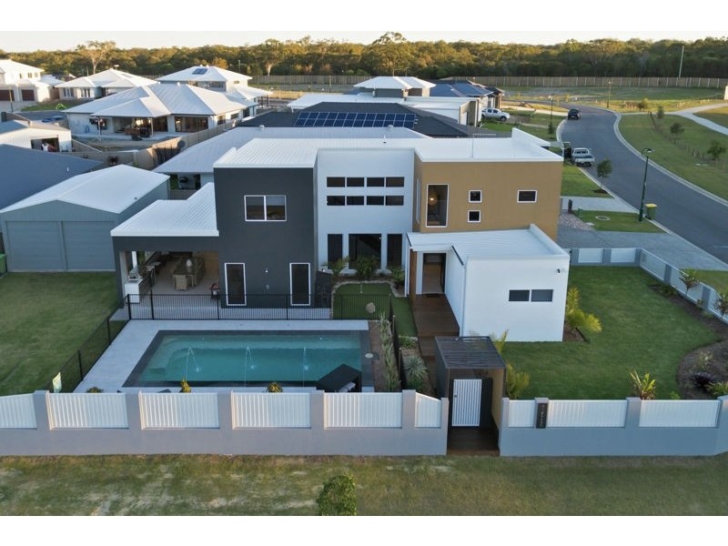 16 Capella Drive, Redland Bay QLD 4165