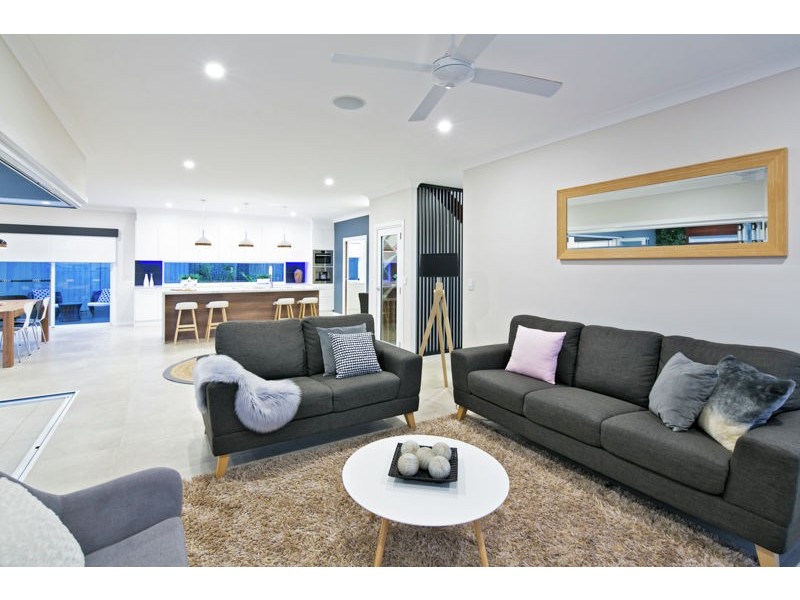 16 Capella Drive, Redland Bay QLD 4165