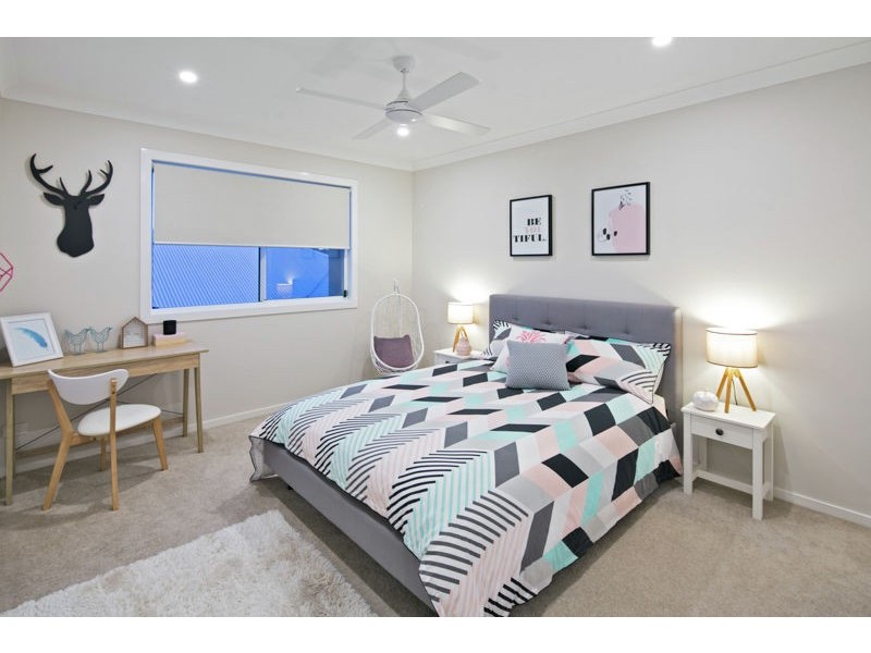 16 Capella Drive, Redland Bay QLD 4165