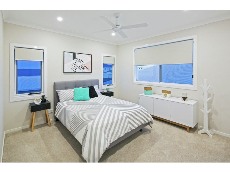 16 Capella Drive, Redland Bay QLD 4165
