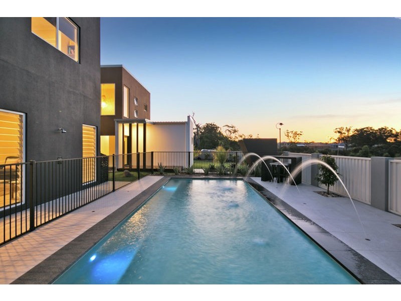 16 Capella Drive, Redland Bay QLD 4165