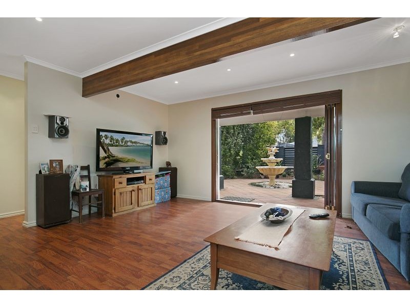 19 Lisa St, Redland Bay QLD 4165