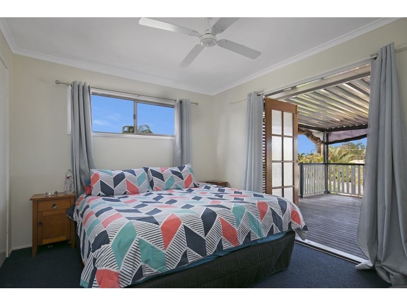 19 Lisa St, Redland Bay QLD 4165