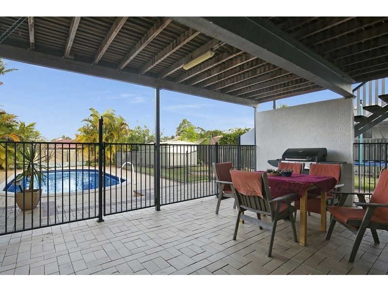 19 Lisa St, Redland Bay QLD 4165