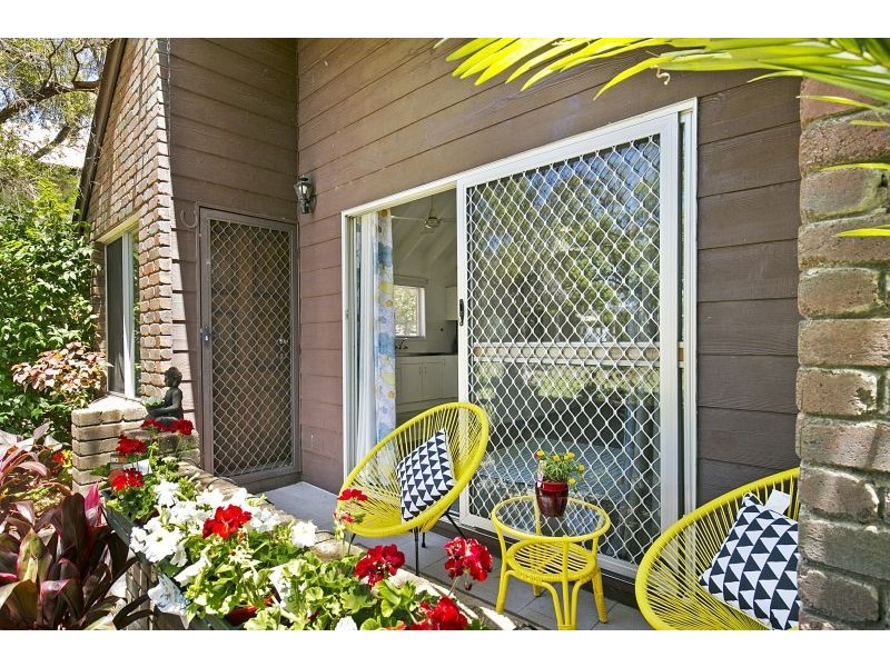 16 Oakland Ave, Redland Bay QLD 4165