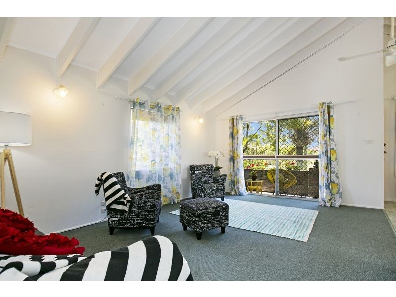 16 Oakland Ave, Redland Bay QLD 4165