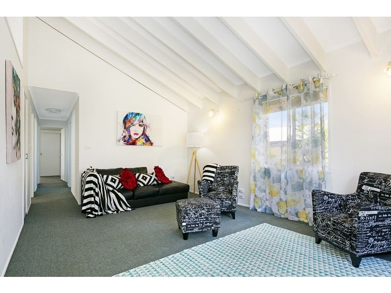16 Oakland Ave, Redland Bay QLD 4165