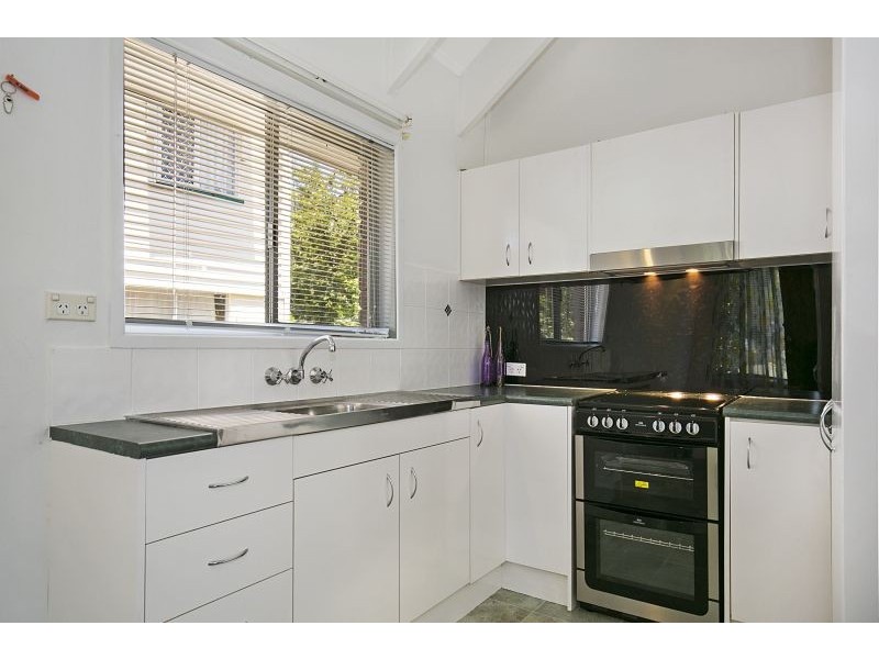 16 Oakland Ave, Redland Bay QLD 4165