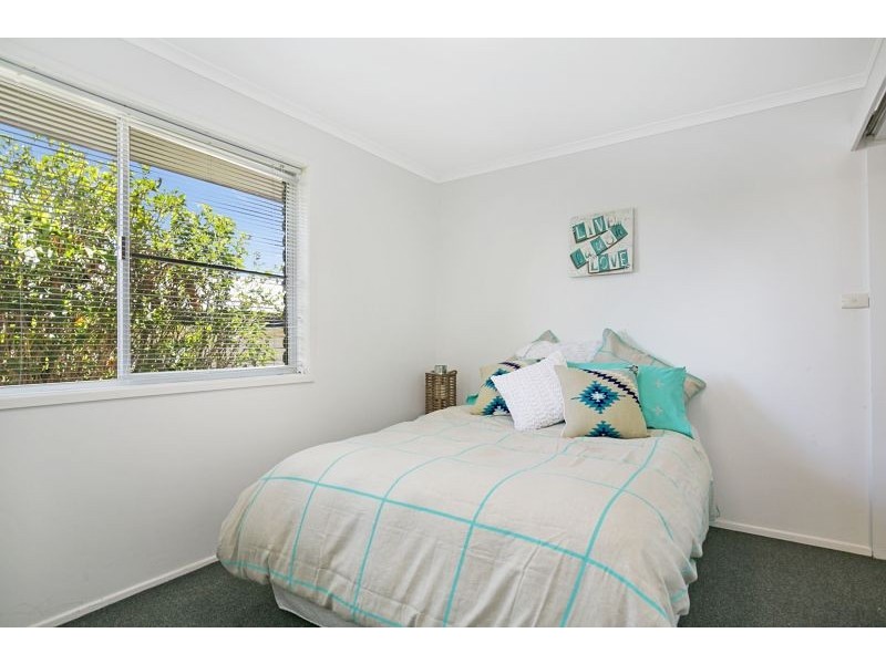 16 Oakland Ave, Redland Bay QLD 4165