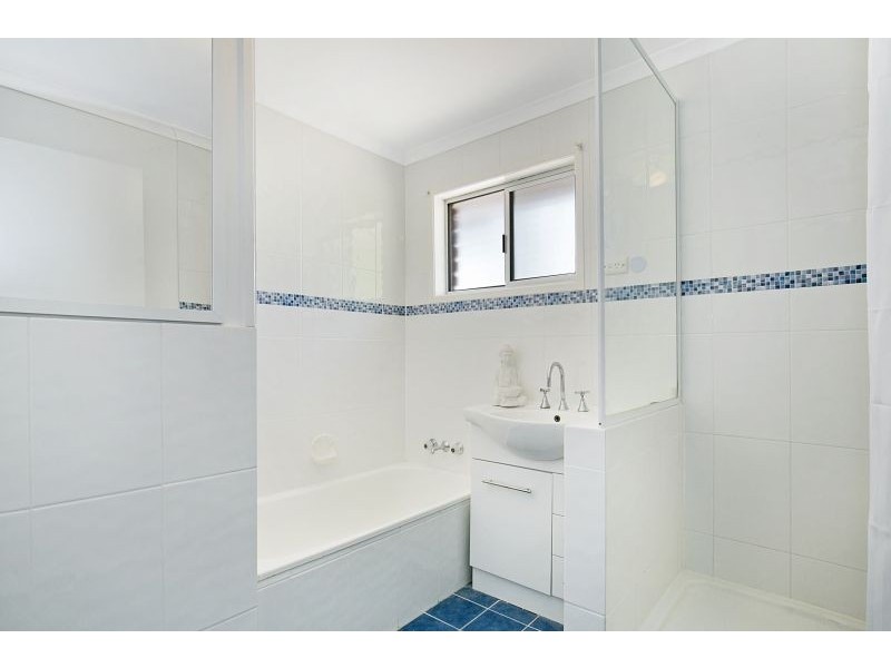 16 Oakland Ave, Redland Bay QLD 4165