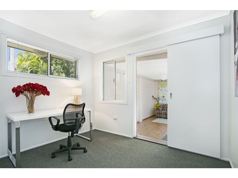 16 Oakland Ave, Redland Bay QLD 4165