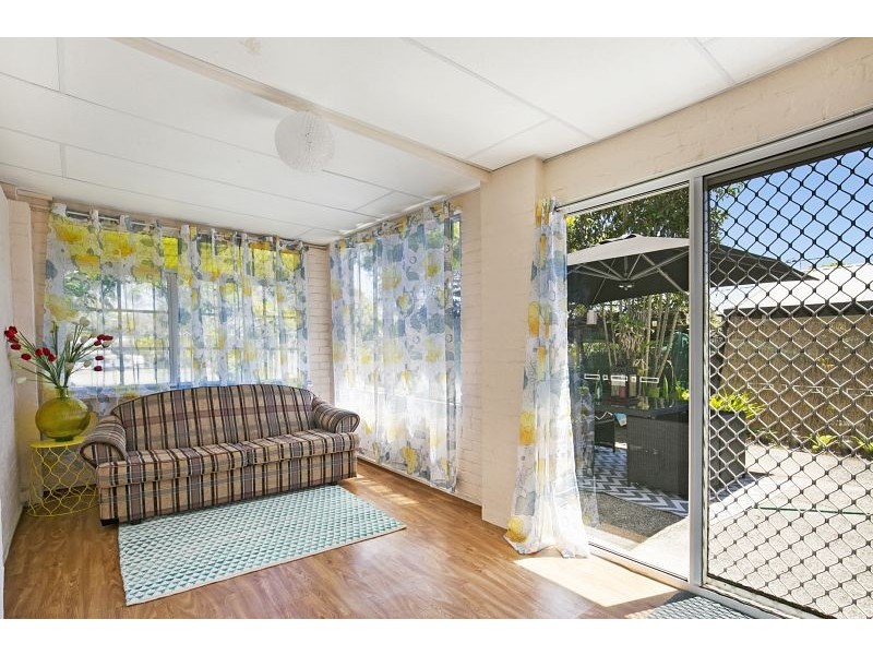 16 Oakland Ave, Redland Bay QLD 4165