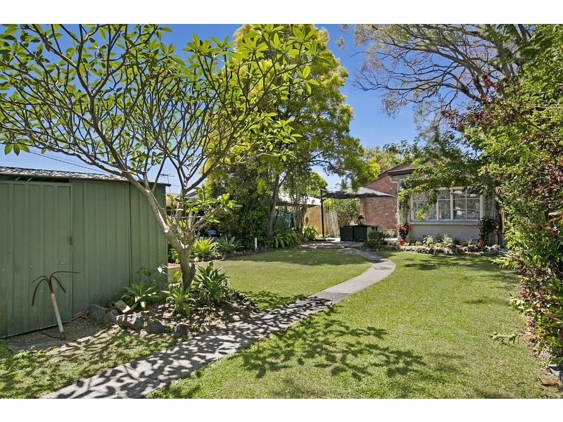 16 Oakland Ave, Redland Bay QLD 4165