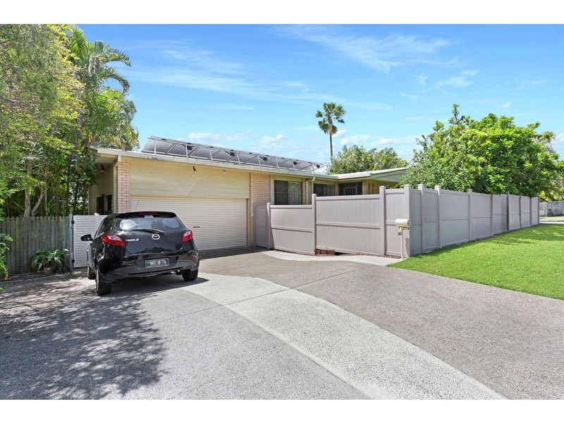 8 Hinckley Street, Manly West QLD 4179