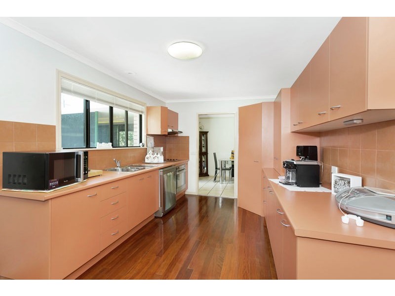 8 Hinckley Street, Manly West QLD 4179