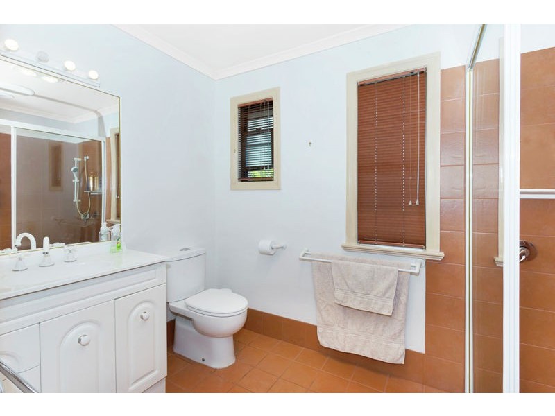 8 Hinckley Street, Manly West QLD 4179