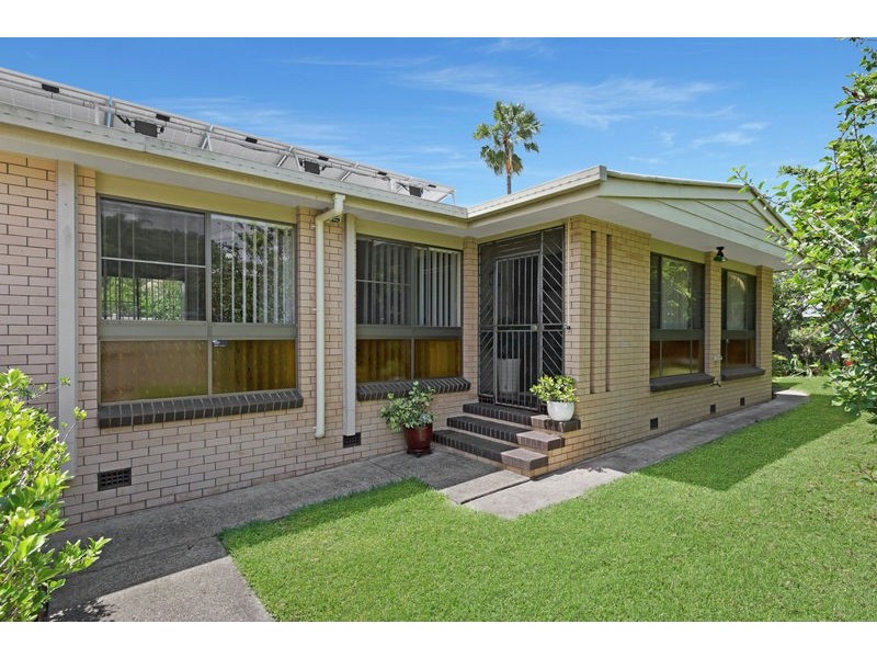 8 Hinckley Street, Manly West QLD 4179