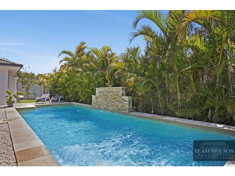 2 Portland Parade, Redland Bay QLD 4165