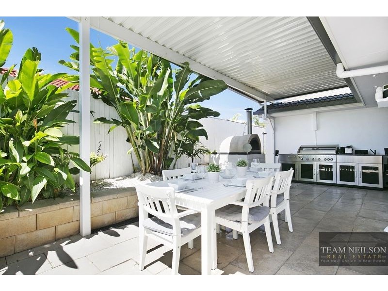 2 Portland Parade, Redland Bay QLD 4165