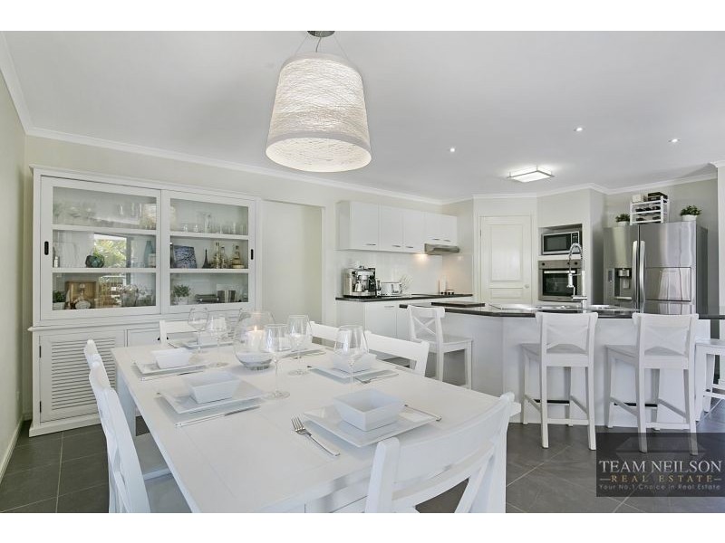 2 Portland Parade, Redland Bay QLD 4165