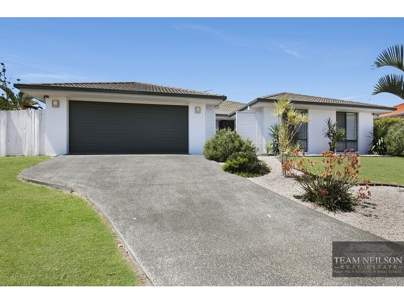 2 Portland Parade, Redland Bay QLD 4165
