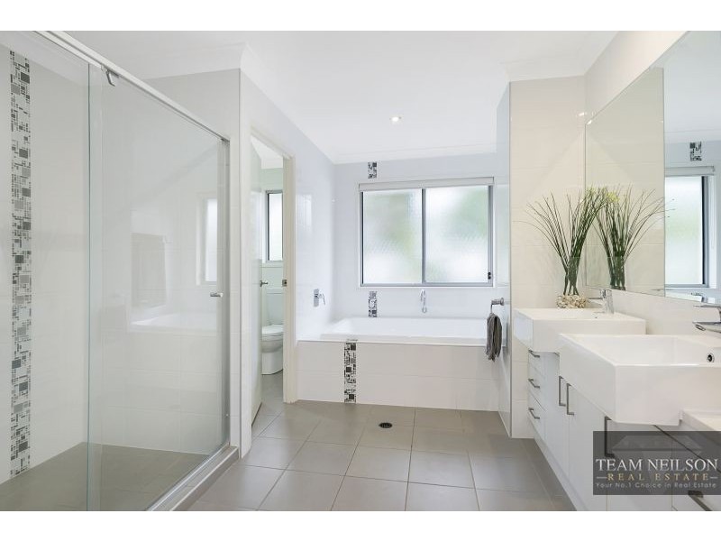 12 Thistle Street, Ormiston QLD 4160