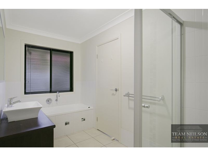 68 EBONY CR, Redland Bay QLD 4165