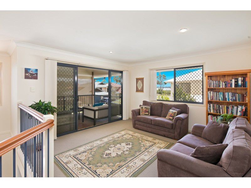 10 ST CLAIR CT, Redland Bay QLD 4165