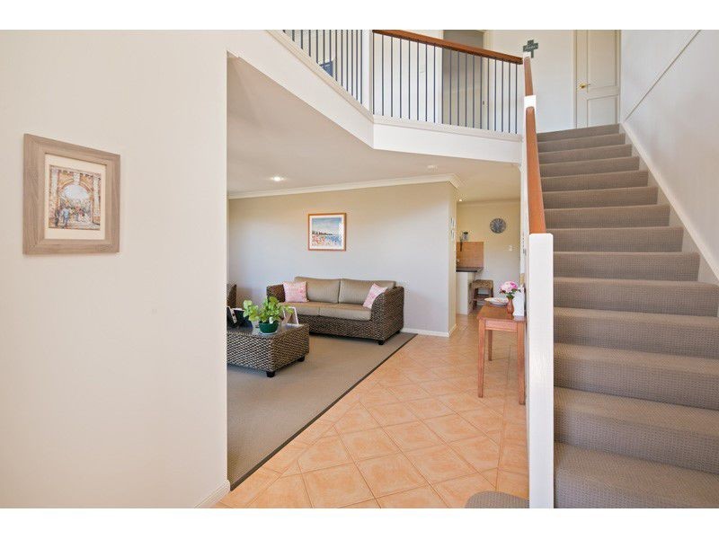 10 ST CLAIR CT, Redland Bay QLD 4165