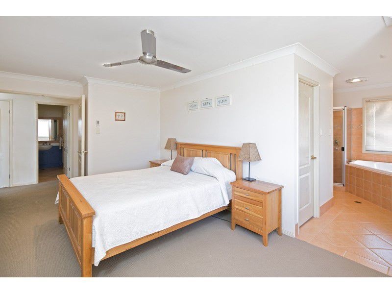 10 ST CLAIR CT, Redland Bay QLD 4165