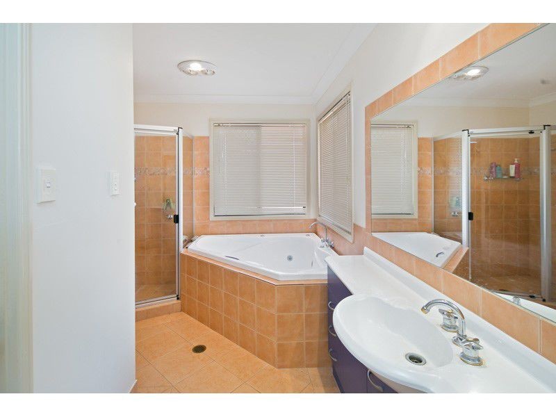10 ST CLAIR CT, Redland Bay QLD 4165